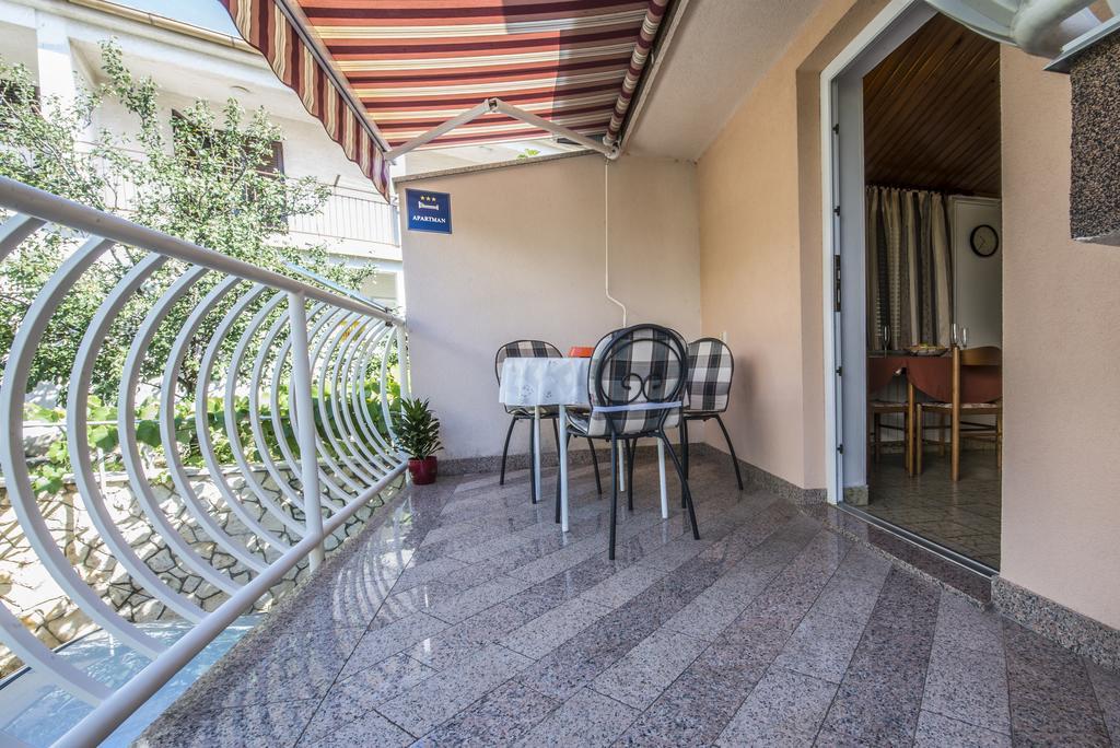 Apartment Anka D Krk Town Luaran gambar