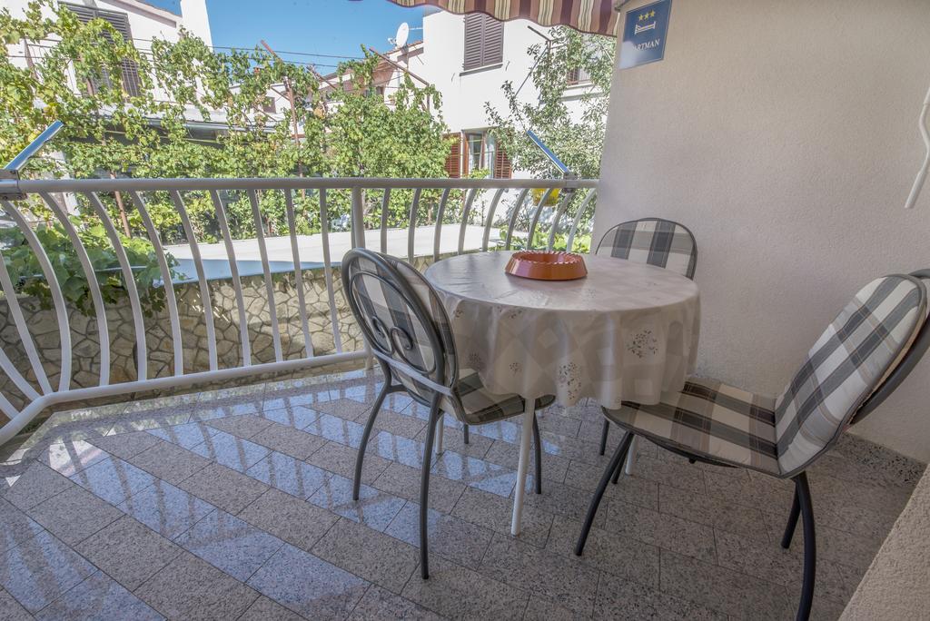Apartment Anka D Krk Town Luaran gambar