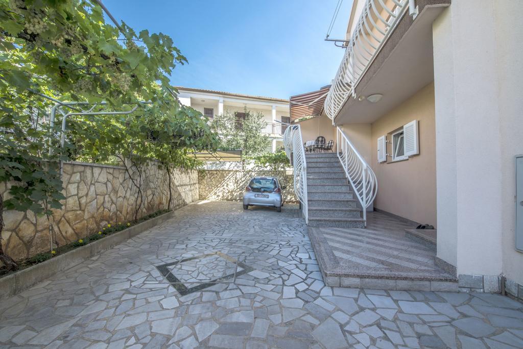 Apartment Anka D Krk Town Luaran gambar