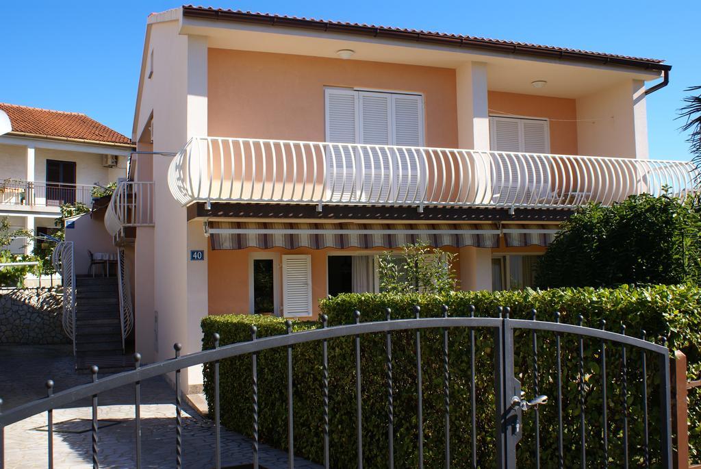 Apartment Anka D Krk Town Luaran gambar